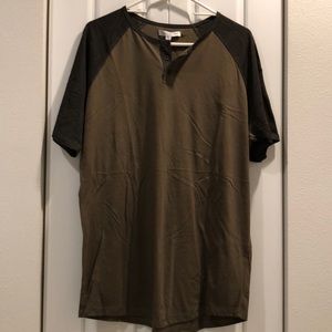 NEW Men’s Olive and gray Henley
